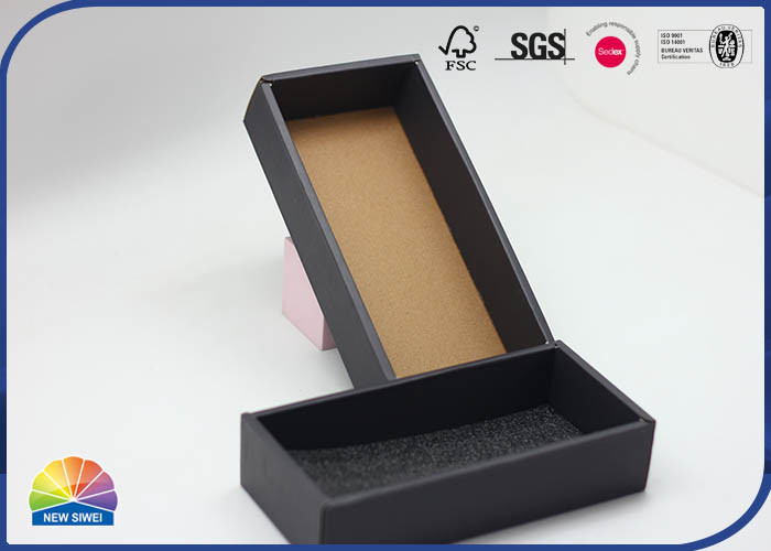 E Flute 검정 물결 모양 우송자 상자 광택이 없는 박판 Customzied 크기 및 로고